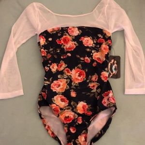 Elevé leotard size Medium (fits small)